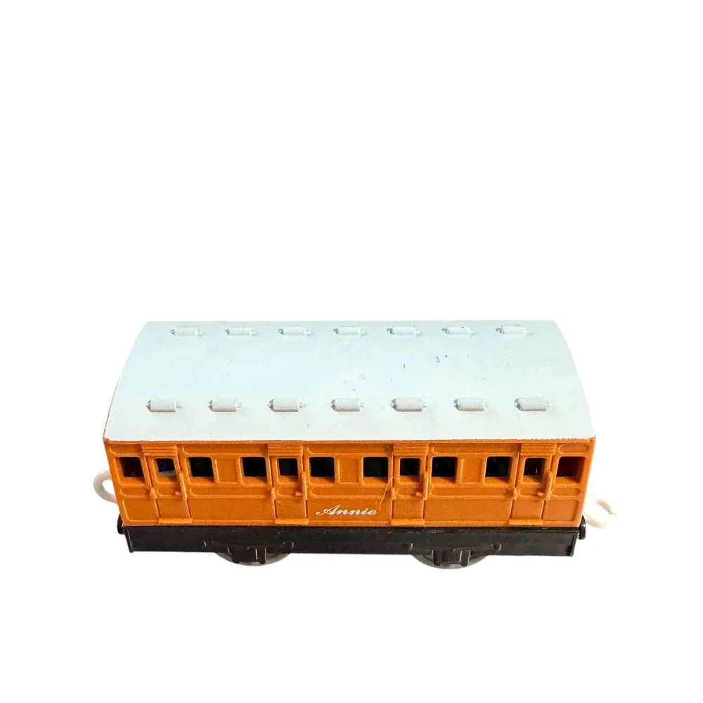 Thomas & Friends TrackMaster Annie Passenger Coach Train Car 2006 Gullane Orange